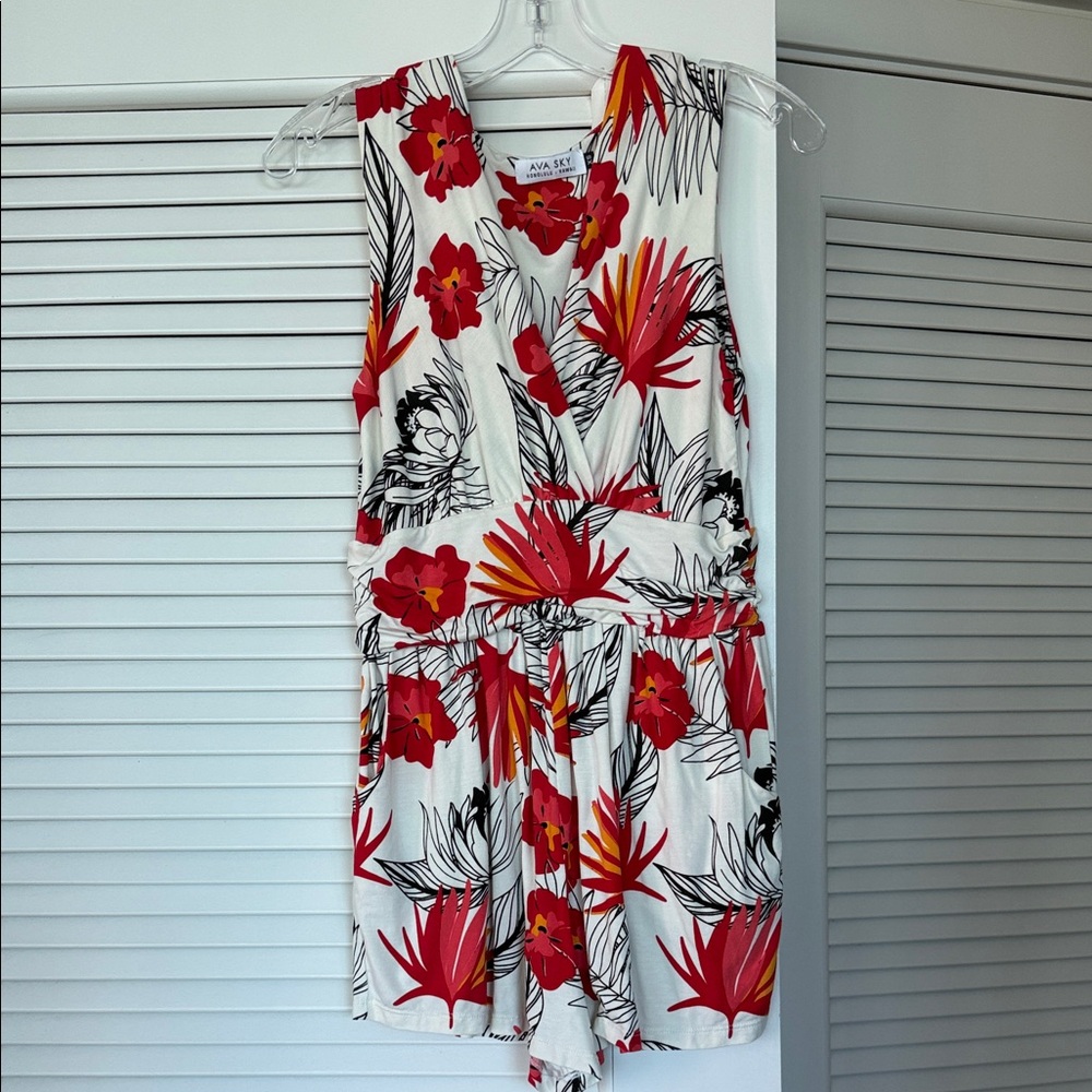 Ava Sky Floral Romper! Red and Black, Size XS! Like New!
